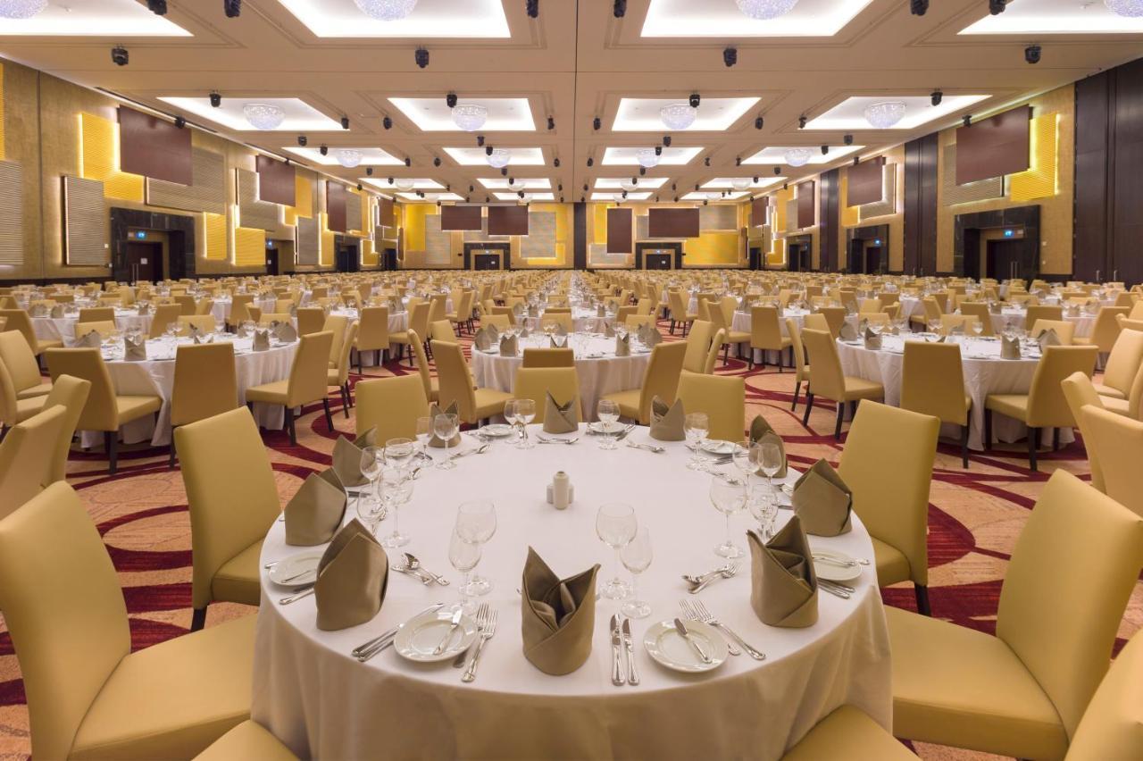 Crowne Plaza Riyadh - Rdc Hotel & Convention By Ihg Esterno foto The Grand Ballroom