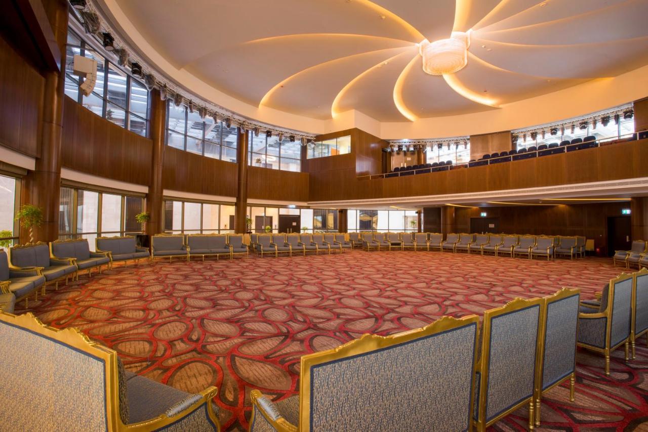 Crowne Plaza Riyadh - Rdc Hotel & Convention By Ihg Esterno foto The Grand Ballroom