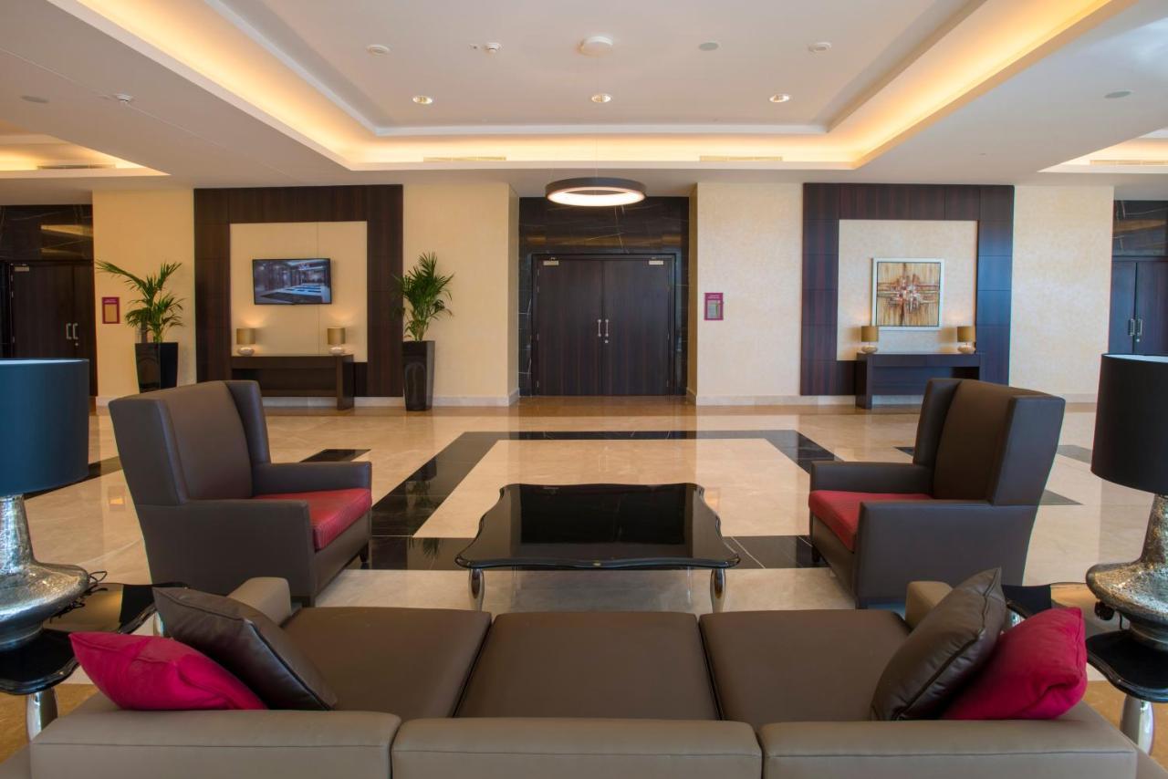 Crowne Plaza Riyadh - Rdc Hotel & Convention By Ihg Esterno foto The lobby of the hotel