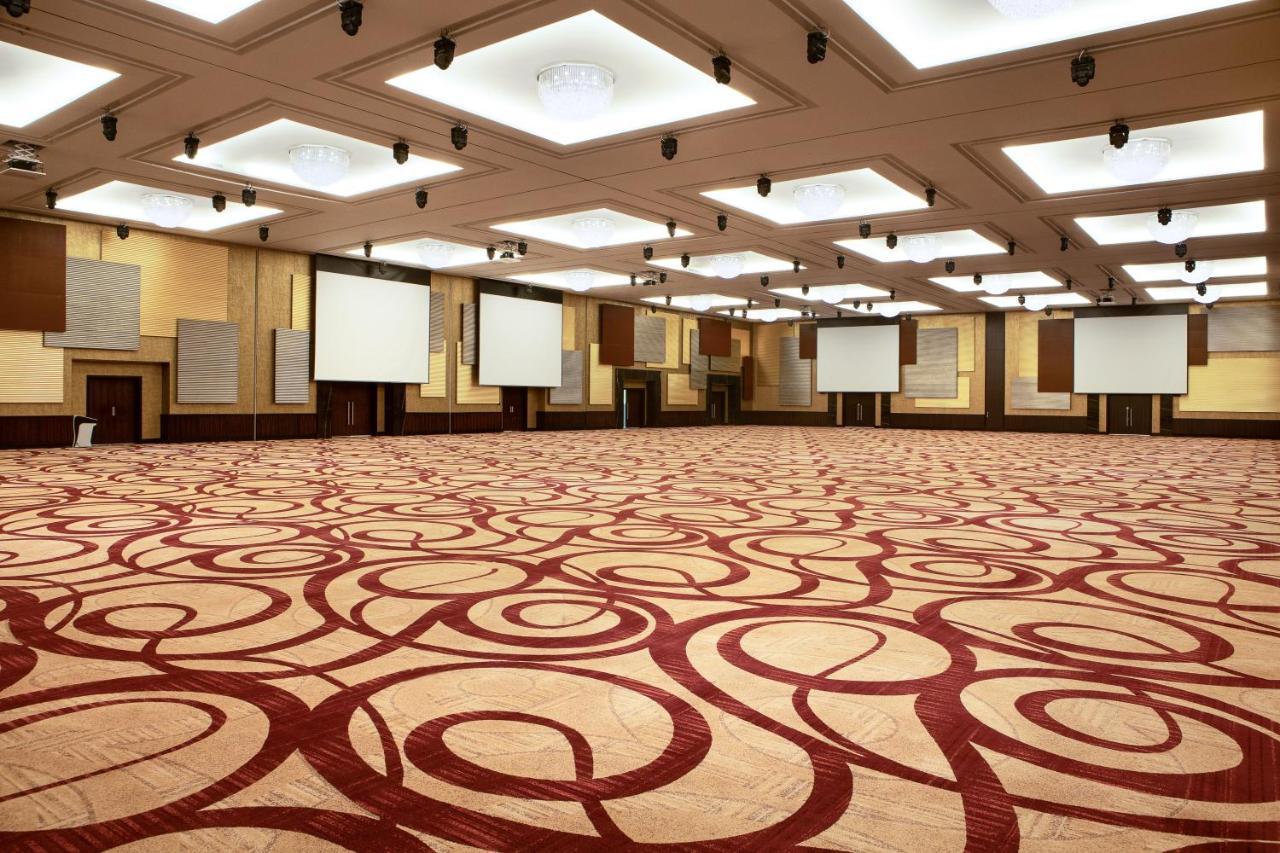 Crowne Plaza Riyadh - Rdc Hotel & Convention By Ihg Esterno foto The Grand Ballroom