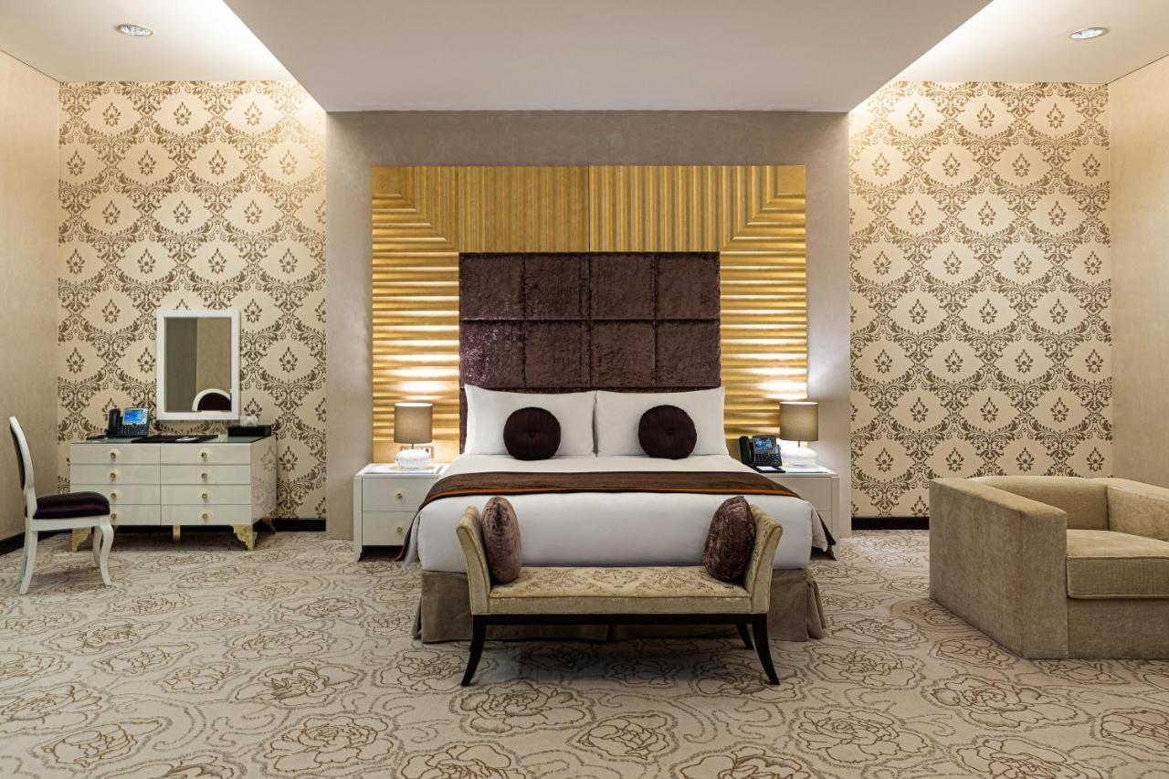 Crowne Plaza Riyadh - Rdc Hotel & Convention By Ihg Esterno foto A bedroom at the hotel