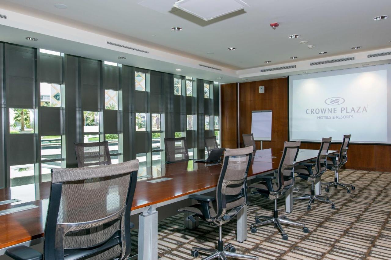 Crowne Plaza Riyadh - Rdc Hotel & Convention By Ihg Esterno foto Meeting room