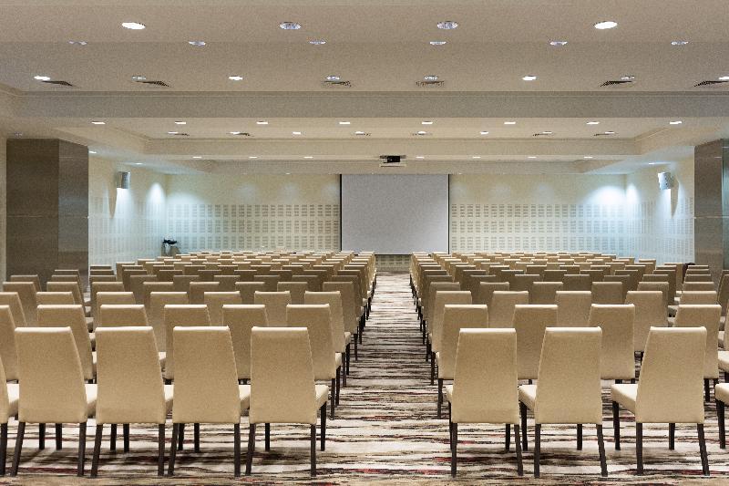 Crowne Plaza Riyadh - Rdc Hotel & Convention By Ihg Esterno foto The main conference room